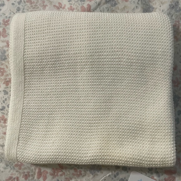 Silvercloud Rainbow Baby Born in 2022 Baby Blanket - Ribbed/White - Picture 2 of 4